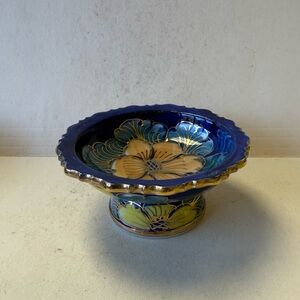 Vintage Thai porcelain benjarong pottery gold leaf pedestal trinket tray bowl.